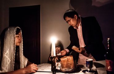 A Sabbath dinner held at the Jin family home in Kaifeng City, Henan Province (Jia Shuo)